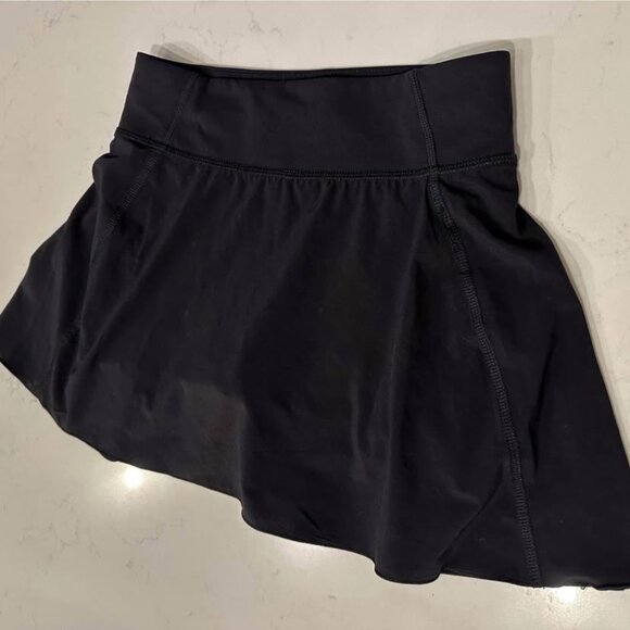 Aritzia Skirt w/ Shorts - Picture 2 of 4